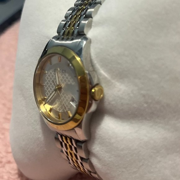 GUCCI WOMENS WATCH